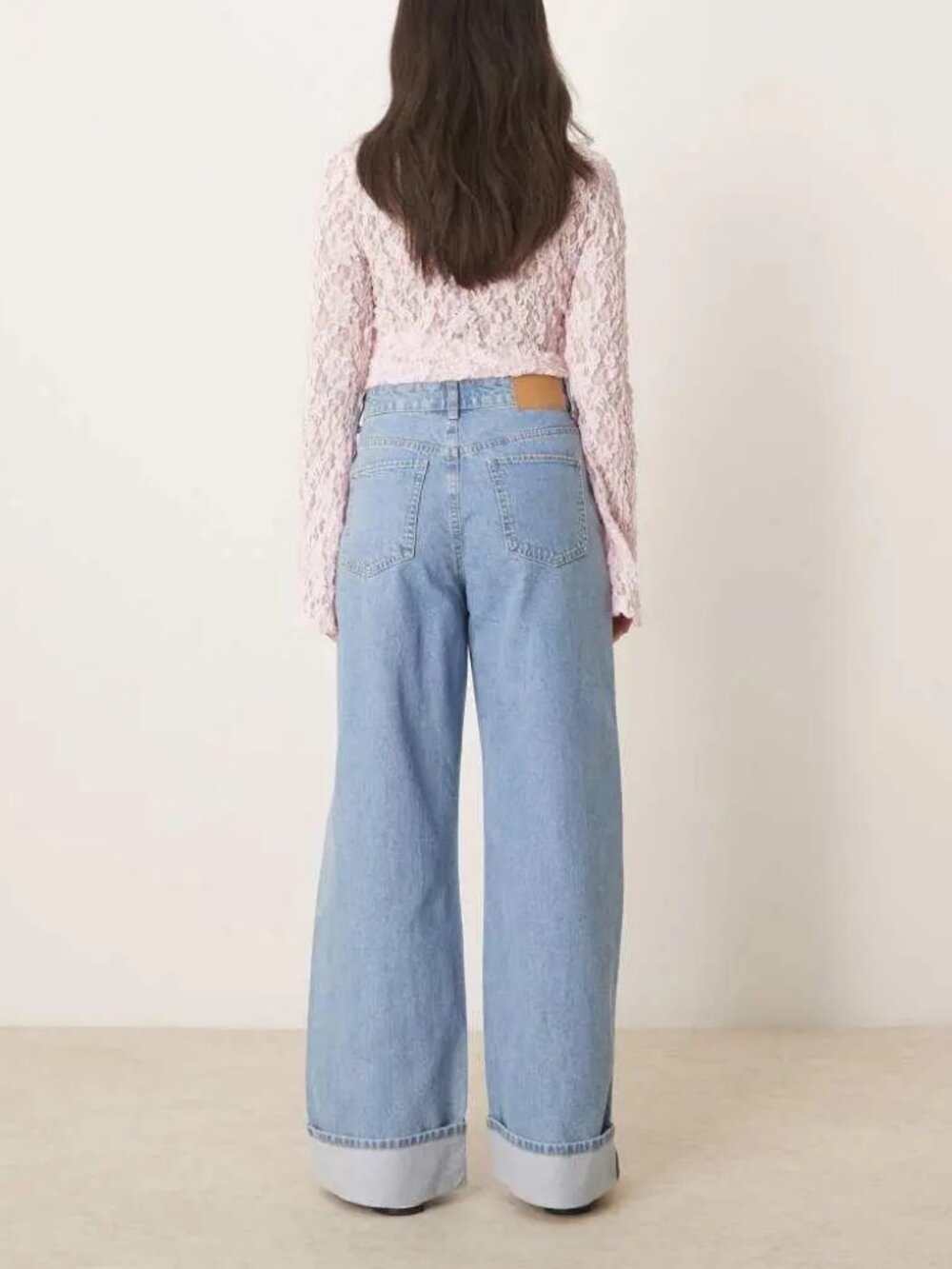 ASOS DESIGN Loose Jean with Deep Turn Up Cuff, Pale Wash, size 16 - Picture 2 of 9